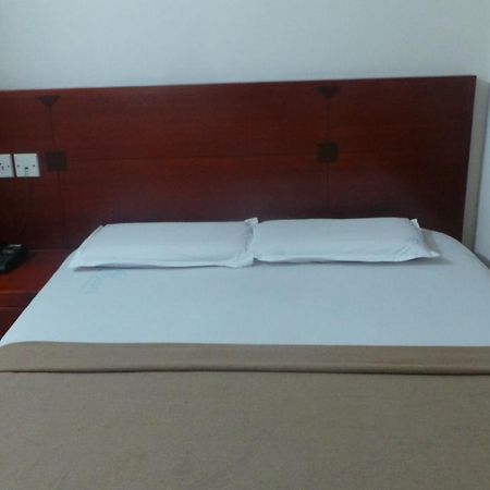 Kooloth Lake View Residency Hotel Coimbatore Buitenkant foto