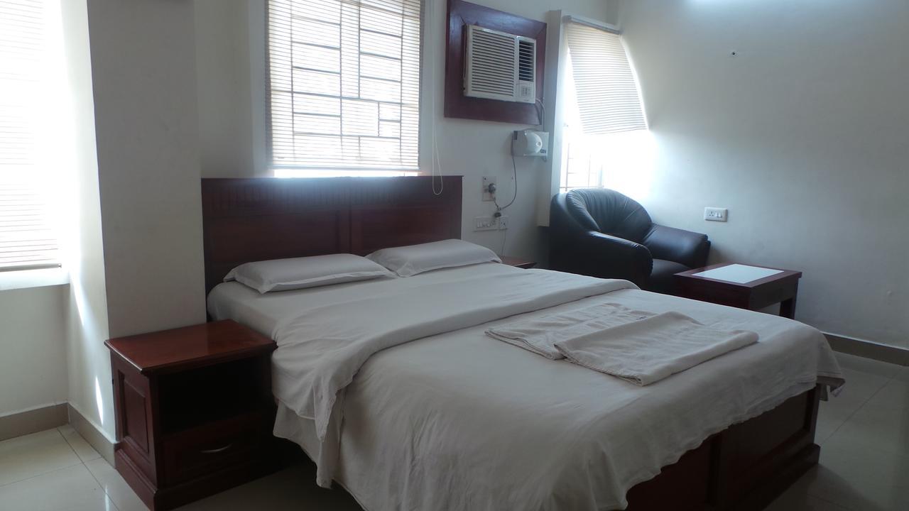 Kooloth Lake View Residency Hotel Coimbatore Buitenkant foto