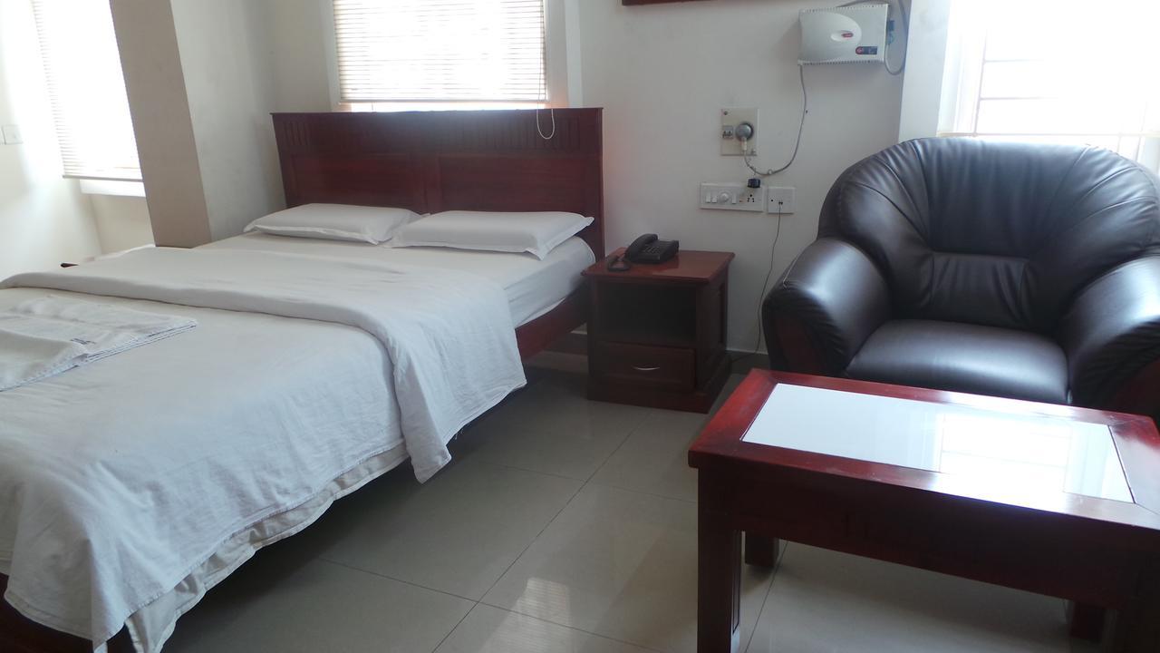 Kooloth Lake View Residency Hotel Coimbatore Buitenkant foto