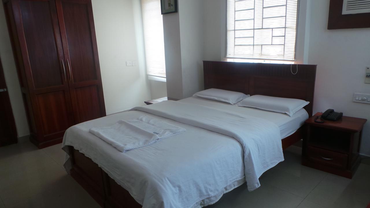 Kooloth Lake View Residency Hotel Coimbatore Buitenkant foto