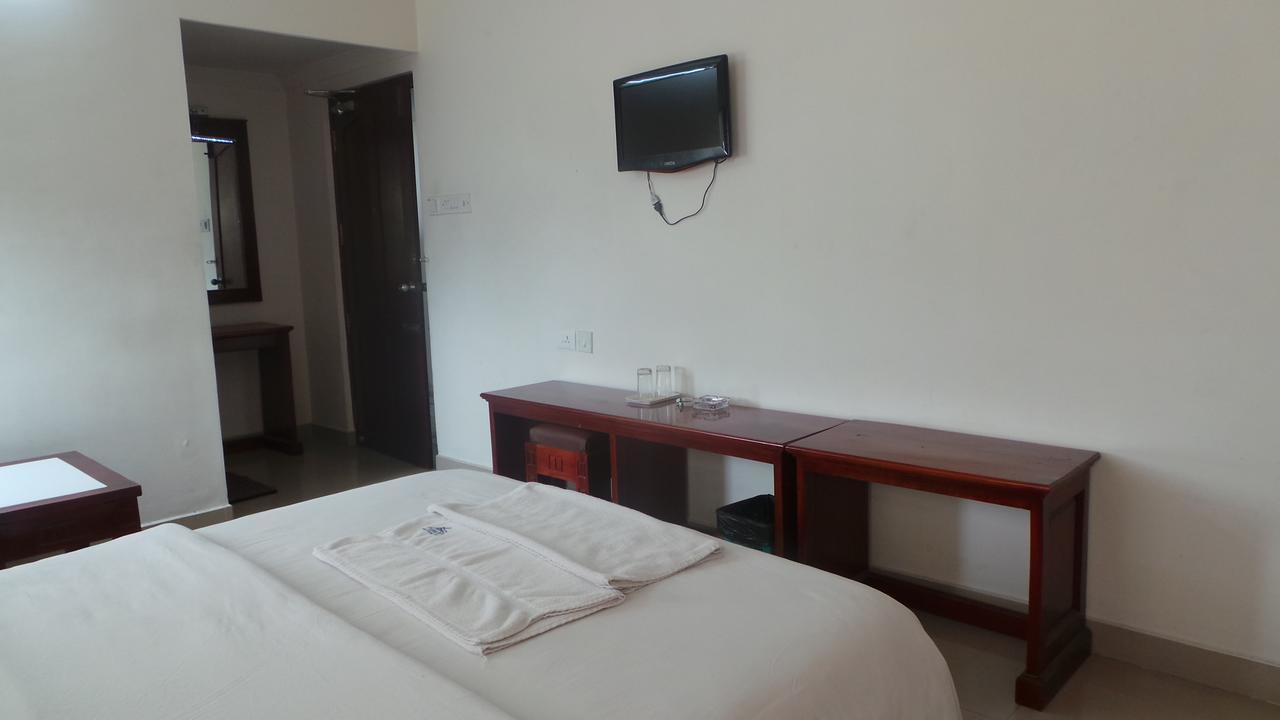Kooloth Lake View Residency Hotel Coimbatore Buitenkant foto
