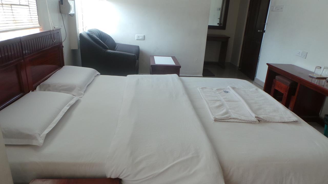 Kooloth Lake View Residency Hotel Coimbatore Buitenkant foto
